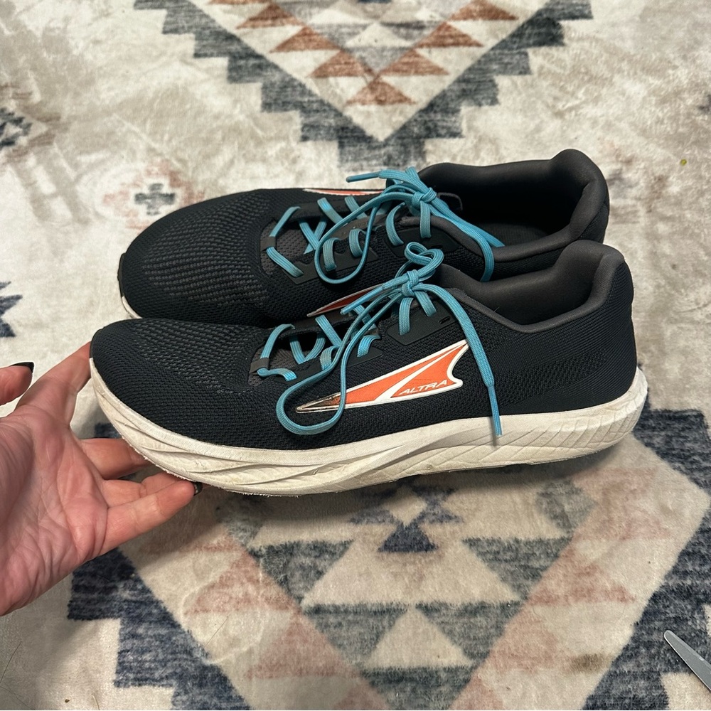 Men’s Altra Escalante 4 sz 10